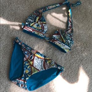 Riversable print and solid bikini